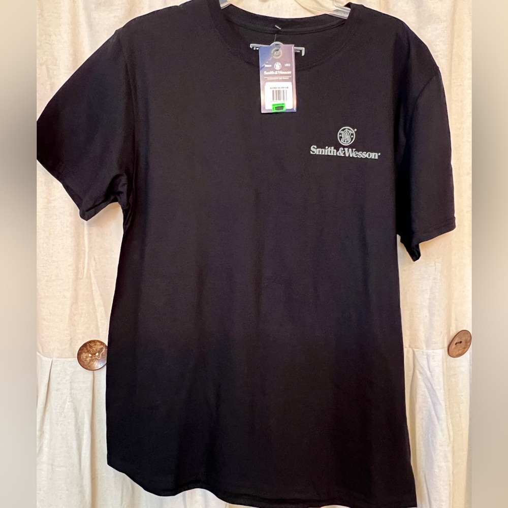 NWT - Men’s Sz L - Smith & Wesson t shirt - Picture 2 of 4